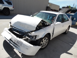 2000 TOYOTA CAMRY LE WHITE 3.0L AT Z17670